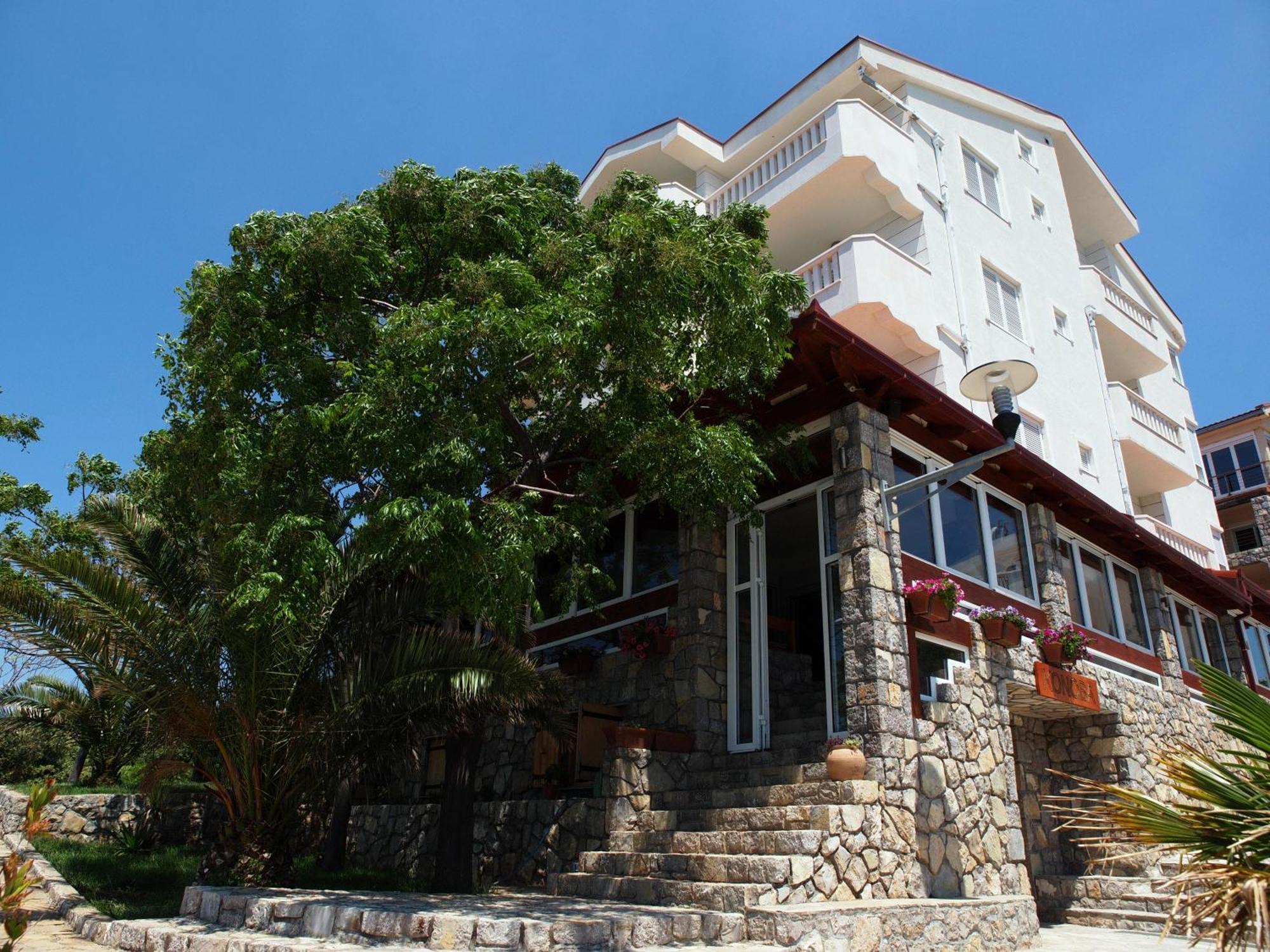 Hotel R Utjeha-Bušat Extérieur photo