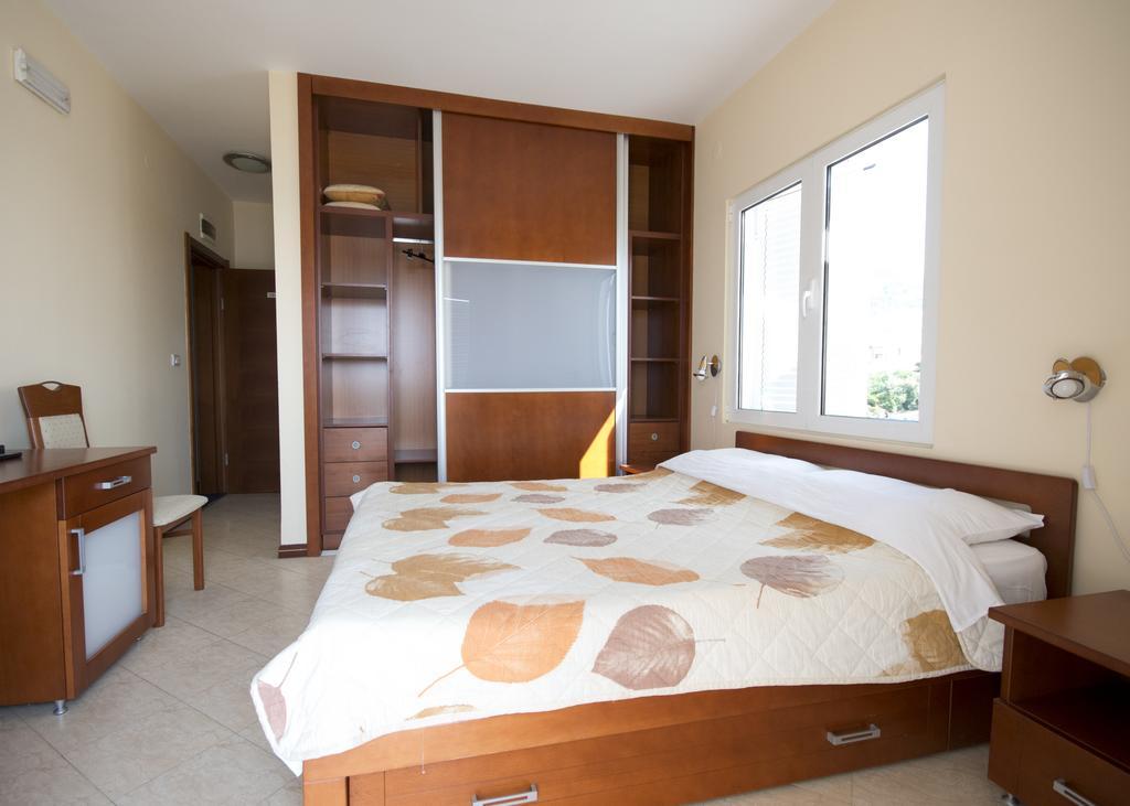Hotel R Utjeha-Bušat Extérieur photo